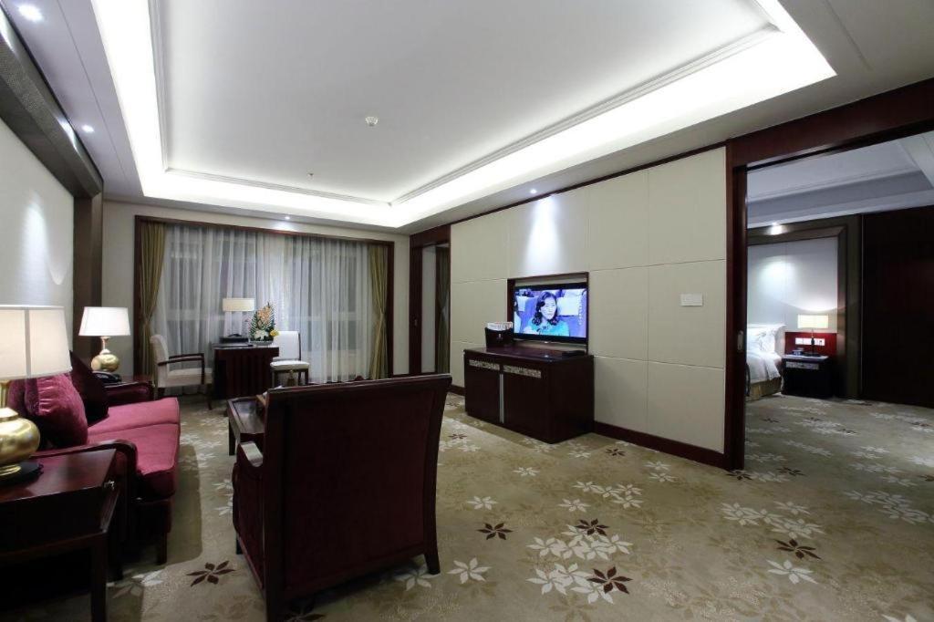 Linyi Blue Horizon International Hotel Yi He מראה חיצוני תמונה