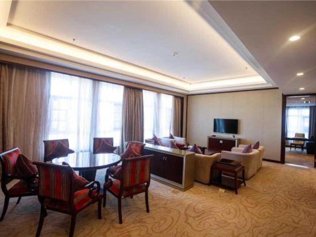 Linyi Blue Horizon International Hotel Yi He מראה חיצוני תמונה