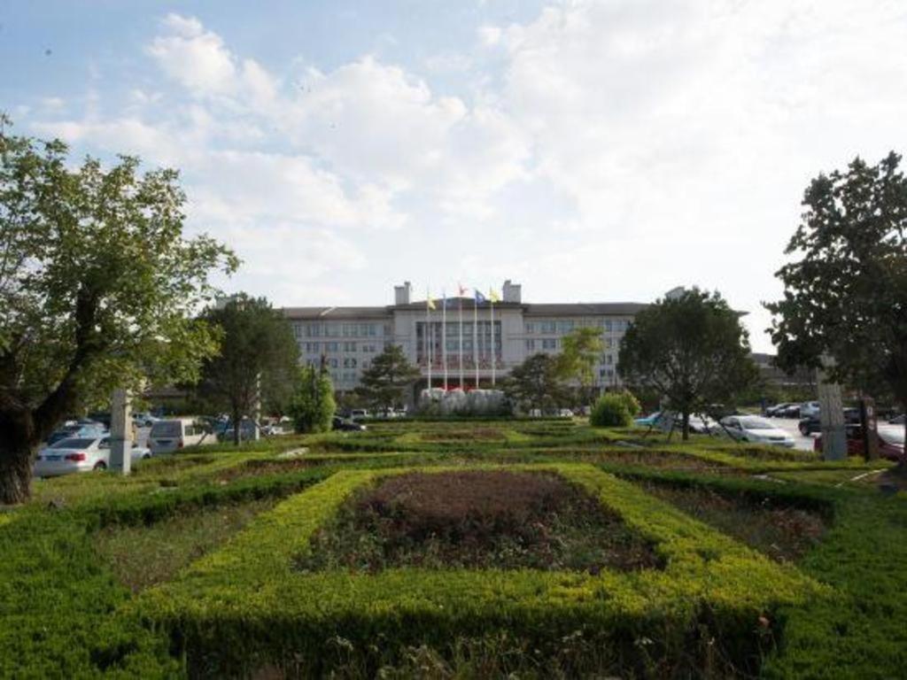 Linyi Blue Horizon International Hotel Yi He מראה חיצוני תמונה