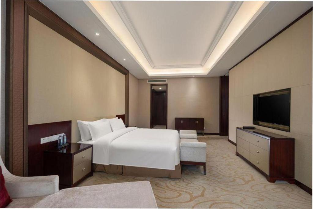 Linyi Blue Horizon International Hotel Yi He מראה חיצוני תמונה