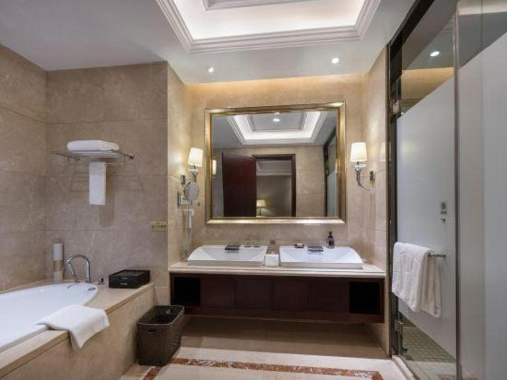 Linyi Blue Horizon International Hotel Yi He מראה חיצוני תמונה
